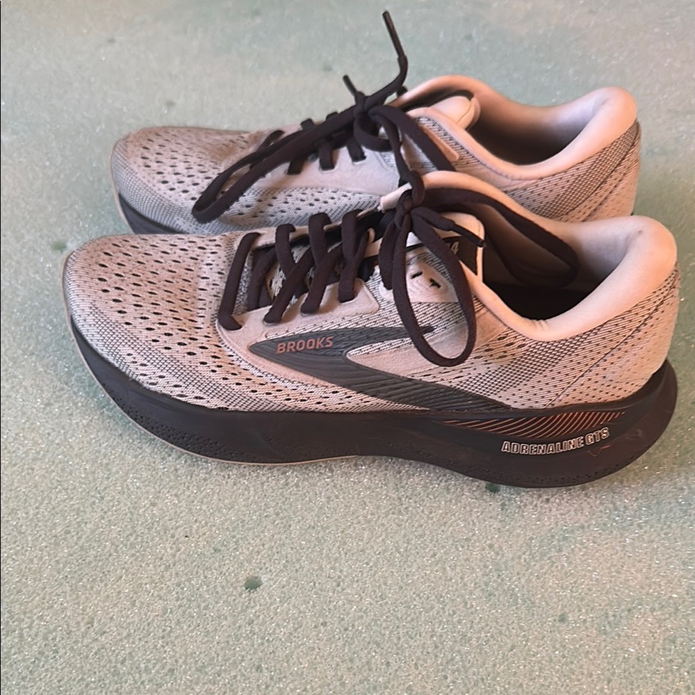 Brooks Men's Gray Running Shoes